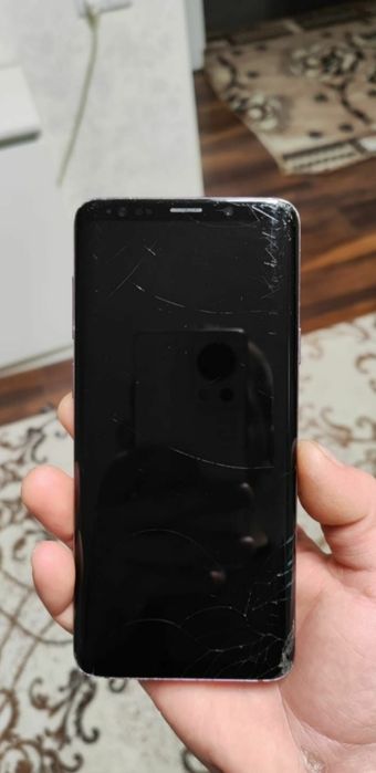 Продается Самсунг с9+