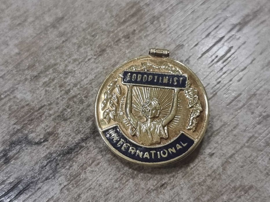 Златна значка  SOROPTIMIST  14К