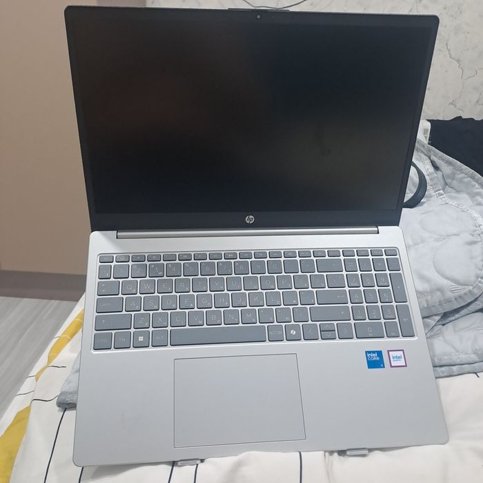 Ноутбук сотилади янги