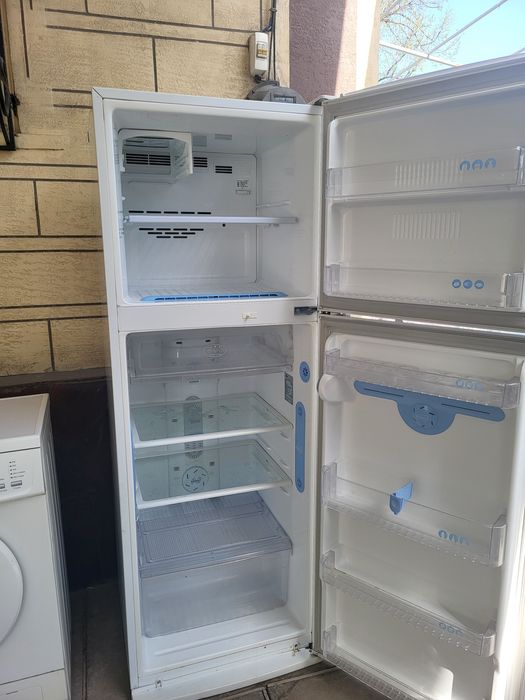 Холодильник Лж ноуфрост