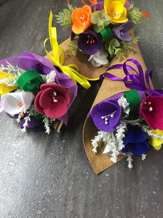 Цветя от филц - 8- ми март