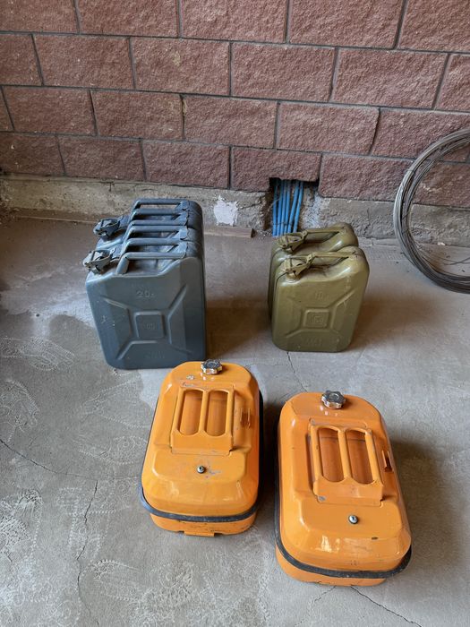 Железные канистры 10л- 20л