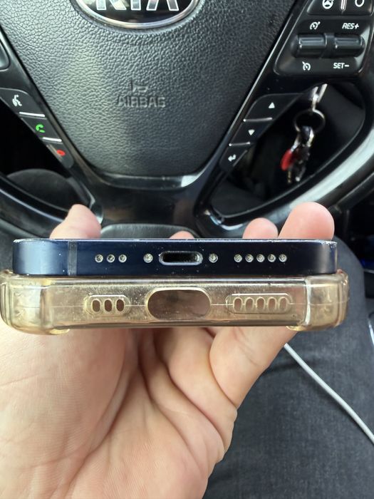 Продам Айфон 12 256г