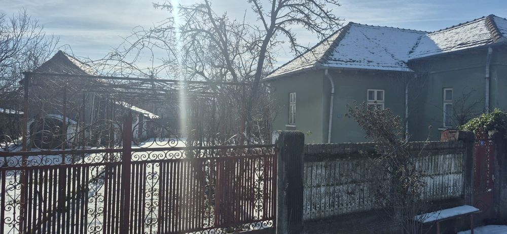 Vând casă sat.Boureni,com.Afumati