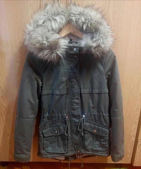 Geaca H& M ,mărime Xs/S.Este nouă, cu etichetă!