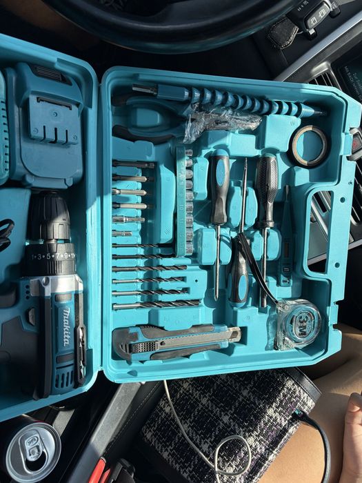 Акумулаторен винтоверт Makita 24V + куфар и аксесоари