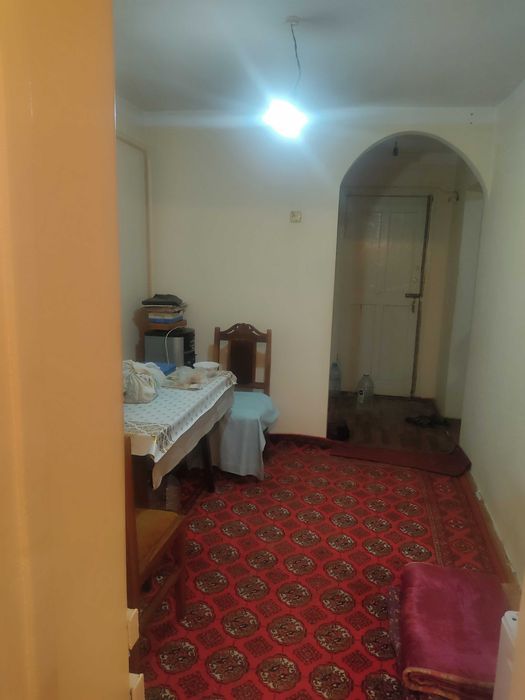 Срочно Марказда енида гиштдан 1 хонали 2 хонали килинган квартира