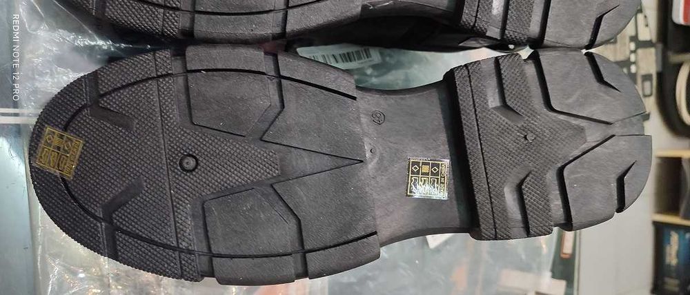 Мъжки обувки голям размер