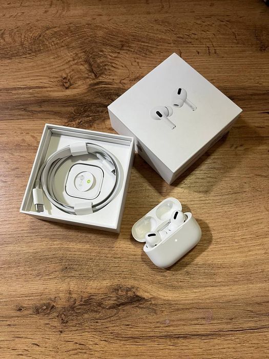 Apple AirPods Pro-полный комплект