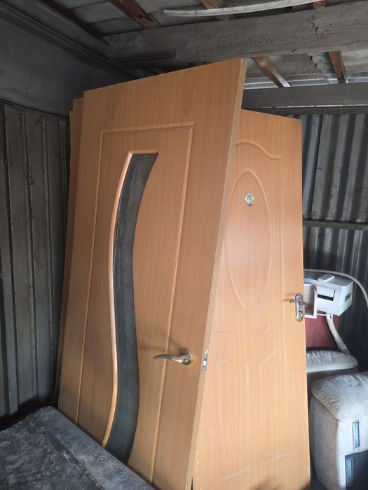 Продам двери межкомнатные