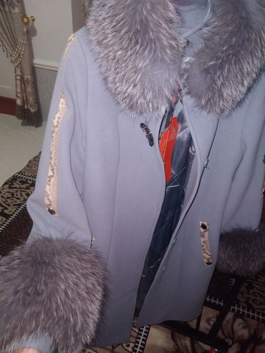 Qalin qishki palto yangi kiyilmagan