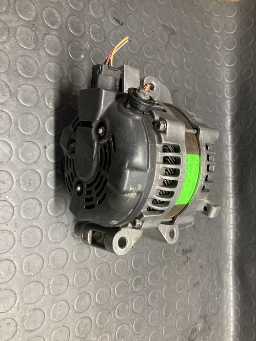 Генератор/динамо за тойота авенсис Т25/Toyota avensis T25 2.0D4D 126кс