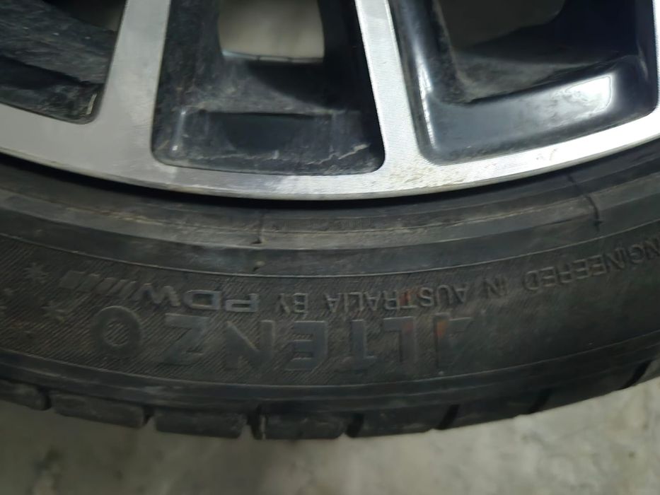 Продам летние шины комплект с дисками.