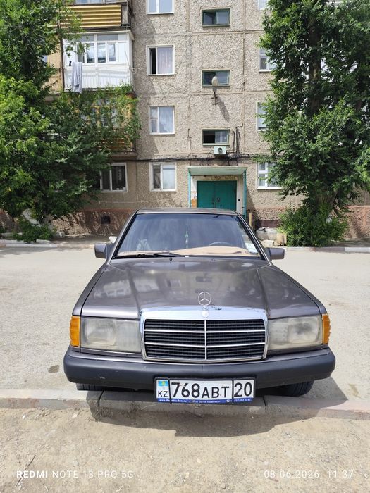 Продам машину Мерседес 190