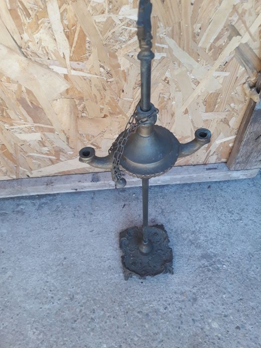 Piesa  deosebita  din bronz