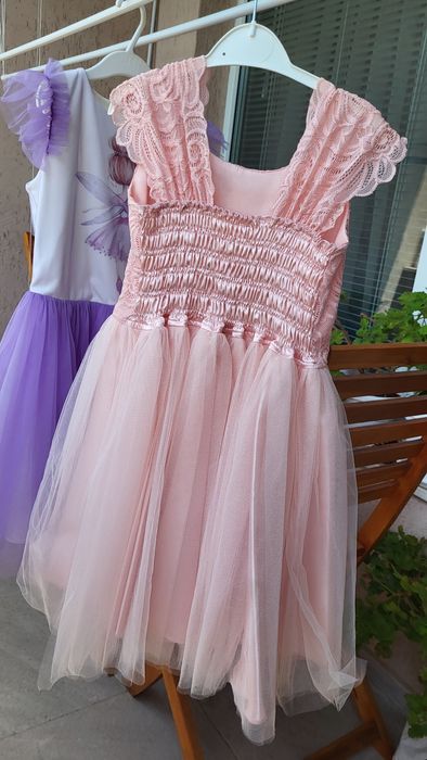 Продавам кокетни детски роклички