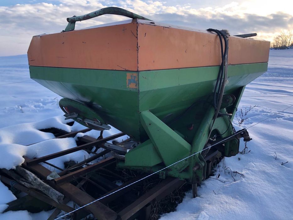 Distribuitor îngrășăminte Amazone