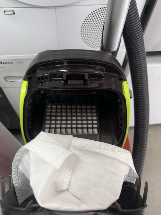 Прахосмукачка Electrolux Green