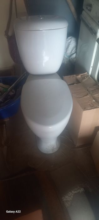 Унитаз хорошем состоянии,