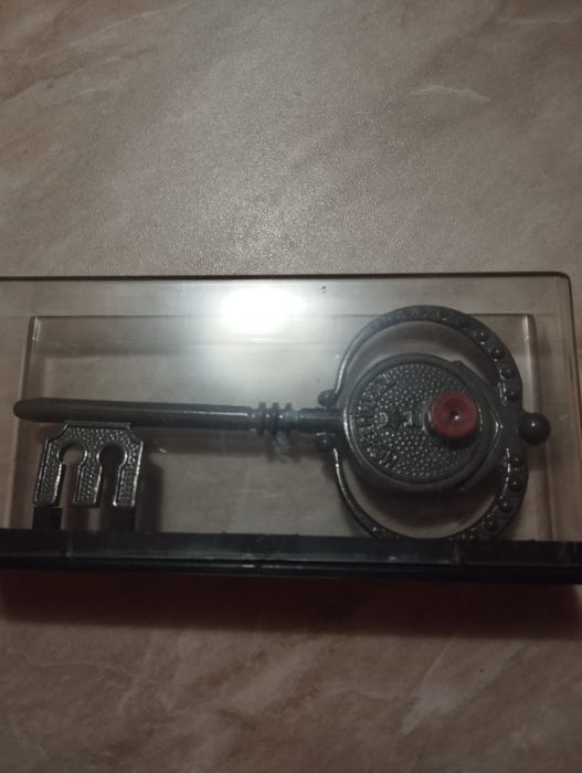 Антикварен нов ключ