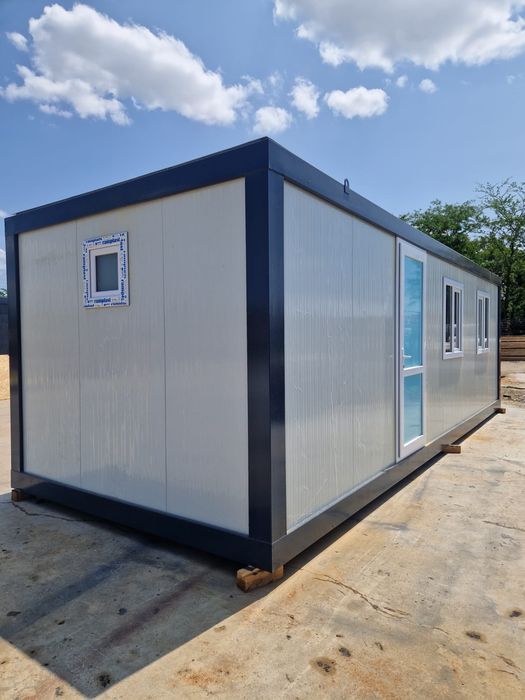 Vand containere modulare suprapuse si cadre metalice