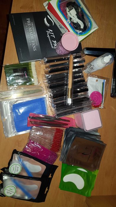 Set profesional complet pentru extensii gene –