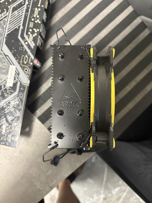 Intel core i5-9600kf+охладител Arctic