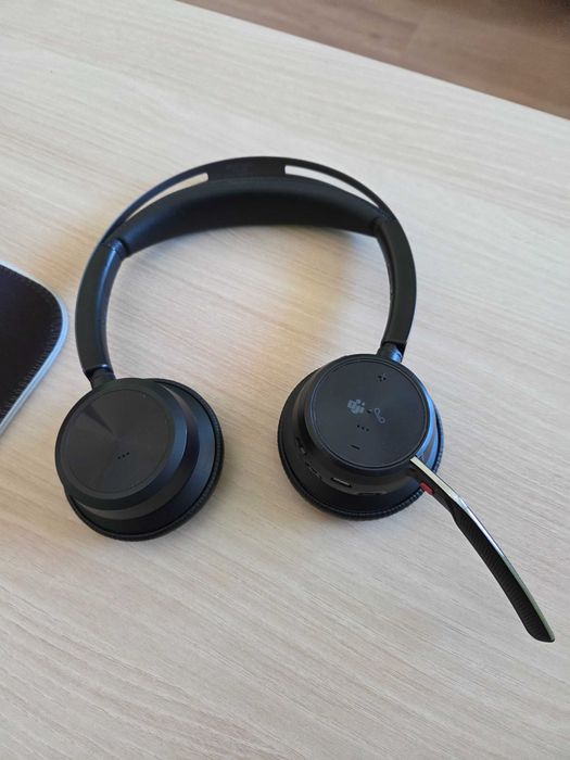 Poly Voyager Focus 2 - безжични слушалки