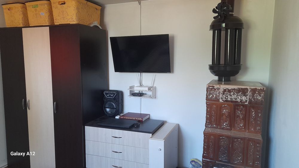 Casă la țară, condiții de bloc, de închiriat