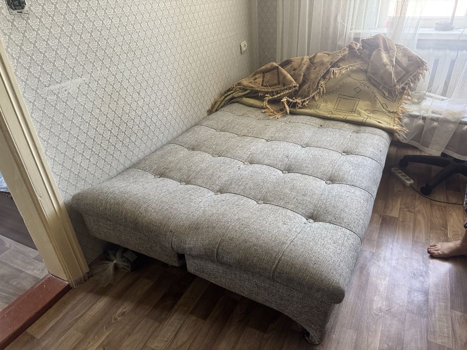 Диван и кресла 2 штуки