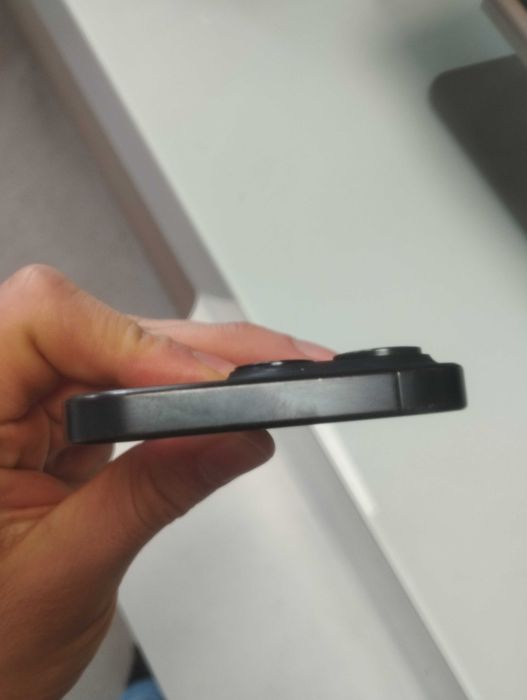 Iphone 15 Pro 128 GB (85% батерия)