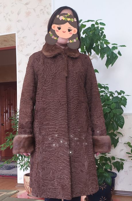 Шуба из каракуля новая