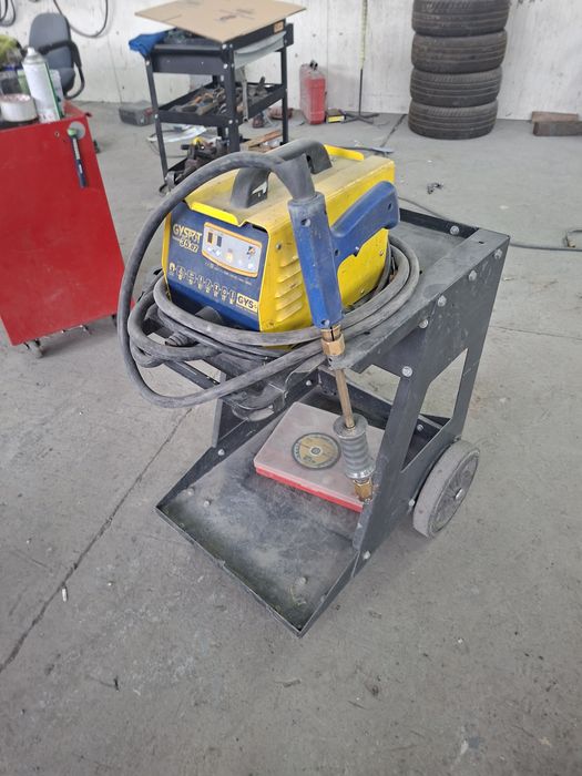 Продавам професионален спот заварчик GYS SPOT 35.02 – за ремонт на кар