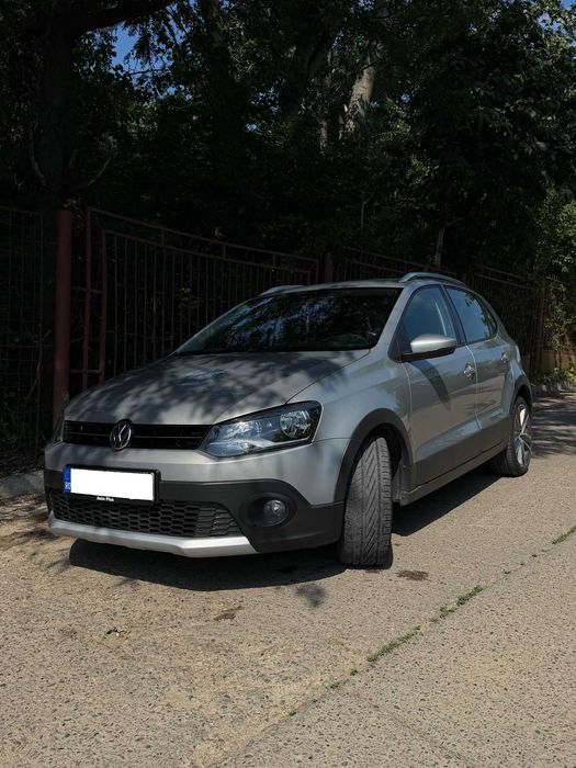 VOLKSWAGEN Polo 2011