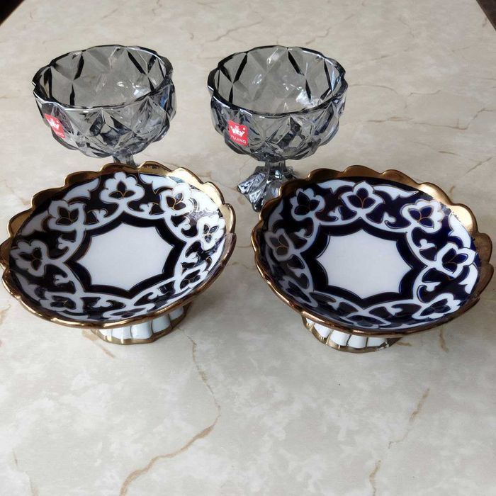 Новые колбы для термосов ,вазочки для конфет, новый комплект ложек.