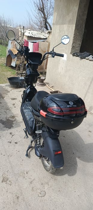 Скутер сотилади.