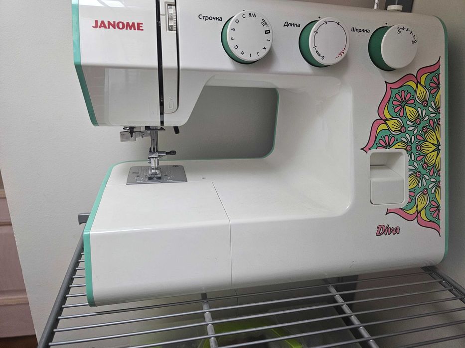 Швейная машина Janome Diva
