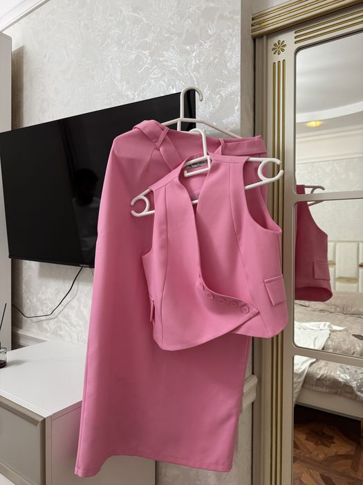 Двойка юбка с жилеткой