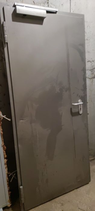 Продавам новa Hörmann Металнa Противопожарна Врата мазета складове