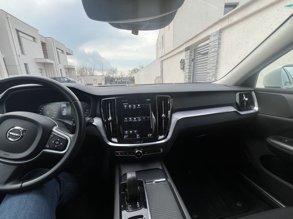 Volvo V60   B4 ,2.0 Mild Hybrid 197cp