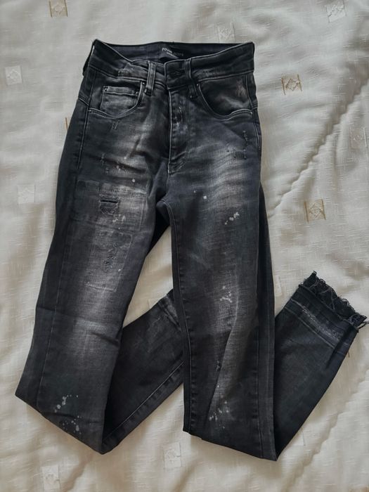 Продавам три чифта дънки