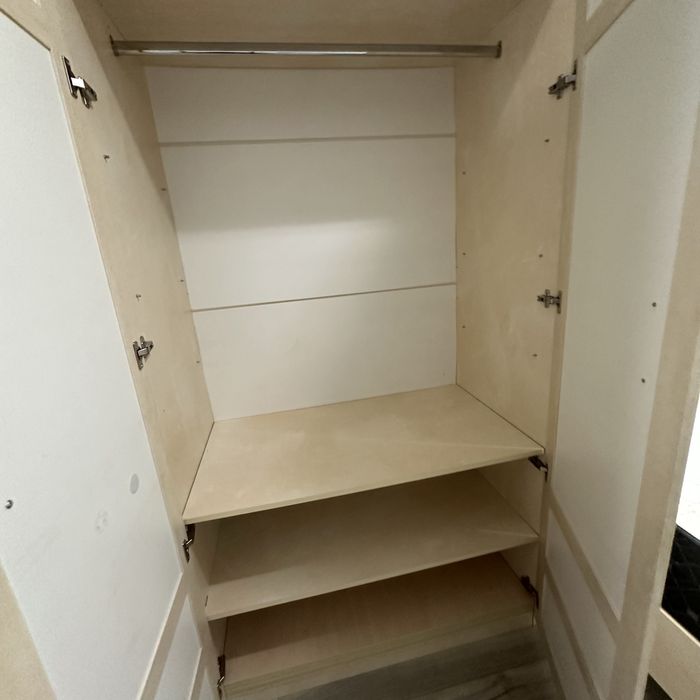 Шкаф двустворчатый