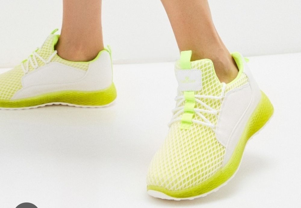 Кроссовки новые.