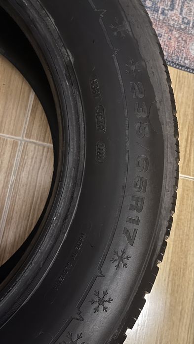 Гуми Dunlop winter 235/65/17