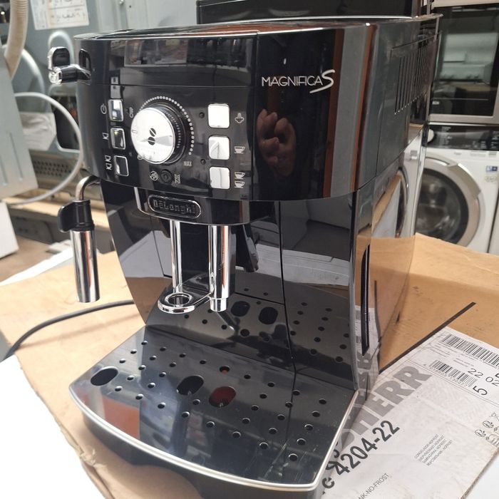 Кафе машина Делонги Magnifica S - нова мострена бройка