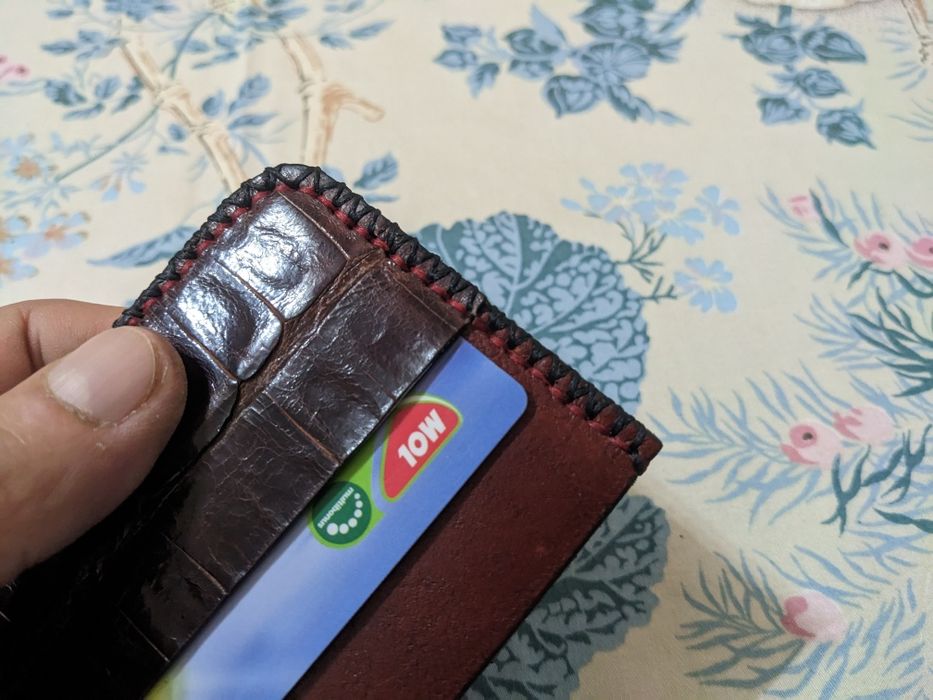 Port card portofel slim hand made piele de crocodil