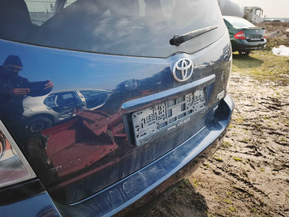Piese din dezmembrari Toyota corolla verso 2,2 dcat 177 cai 2008