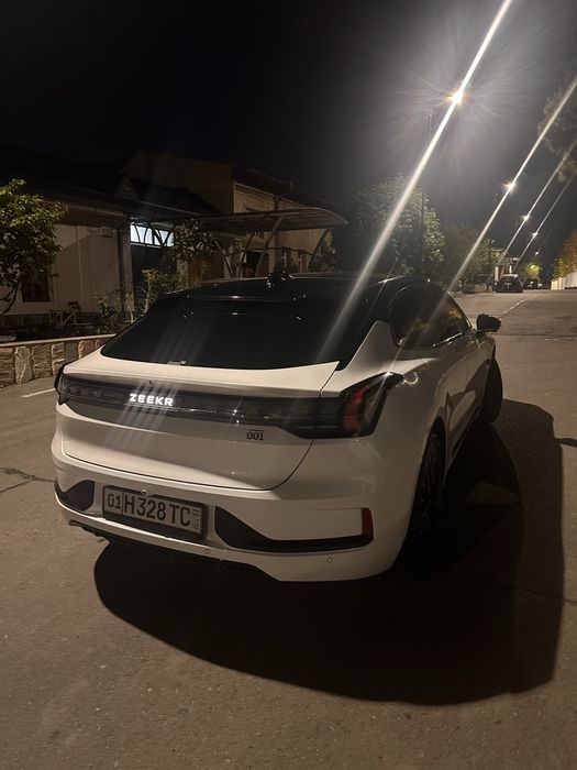Zeekr 001 U Ze Sport 2023 du rest