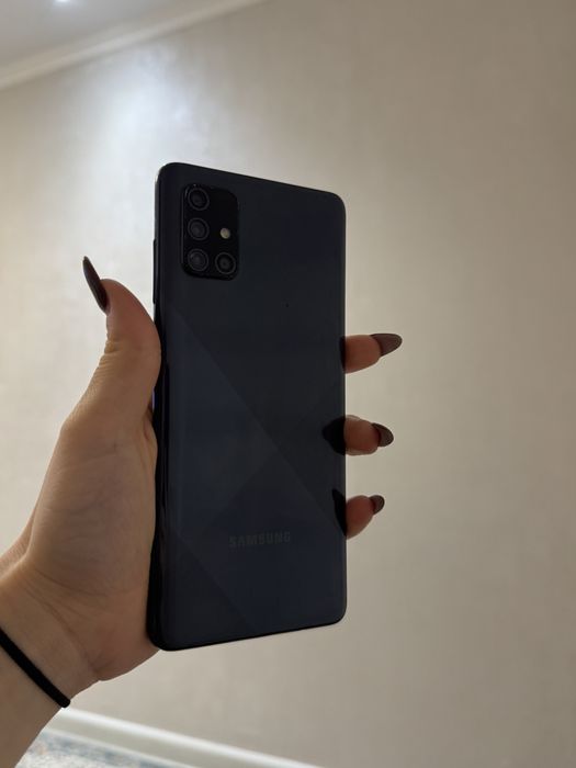 Samsung Galaxy A71 128Гб черный