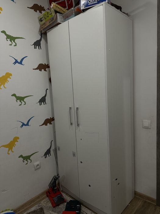 Продам шкаф белый